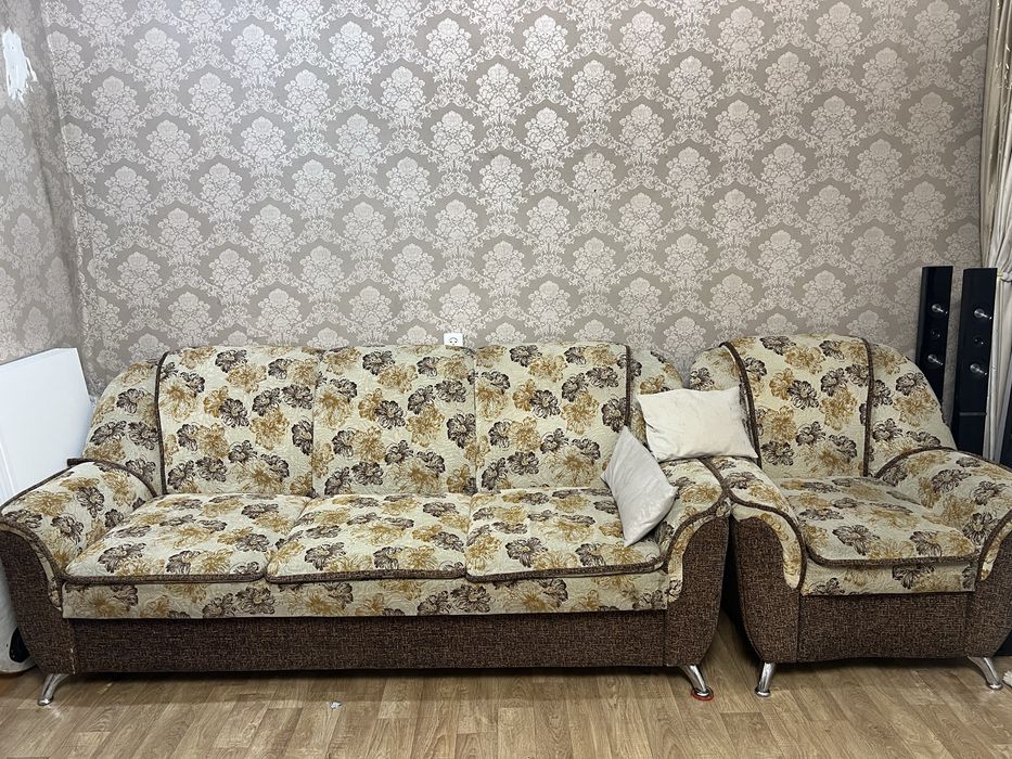 Диван 3 в хорошем состоянии