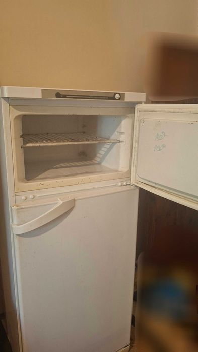 Продается Холодильник Indesit  Нукус