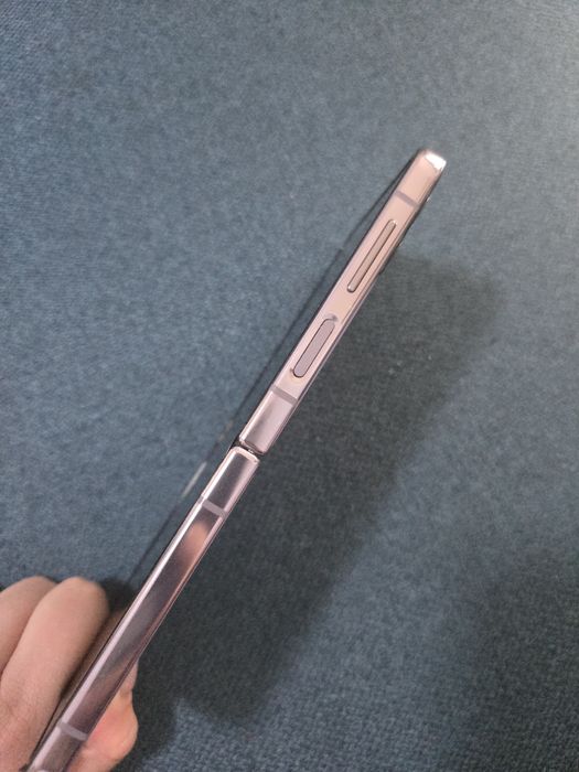 Samsung Galaxy Z flip 4