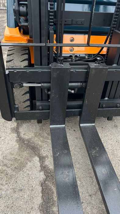 Продам Вилочный погрузчик (кара)