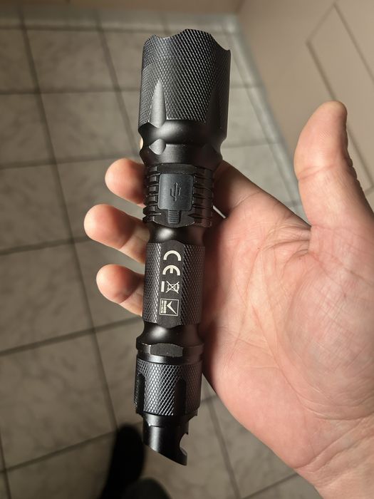 Lanterna tactica profesionala stubai