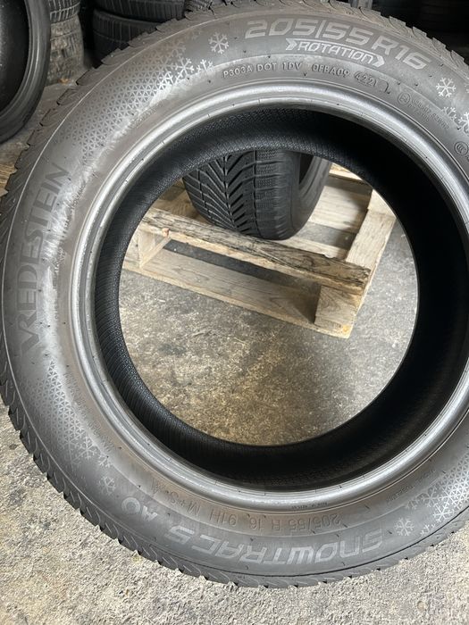 2 anvelope iarna ca NOI 205/55/16 Vredestein DOT 4221!