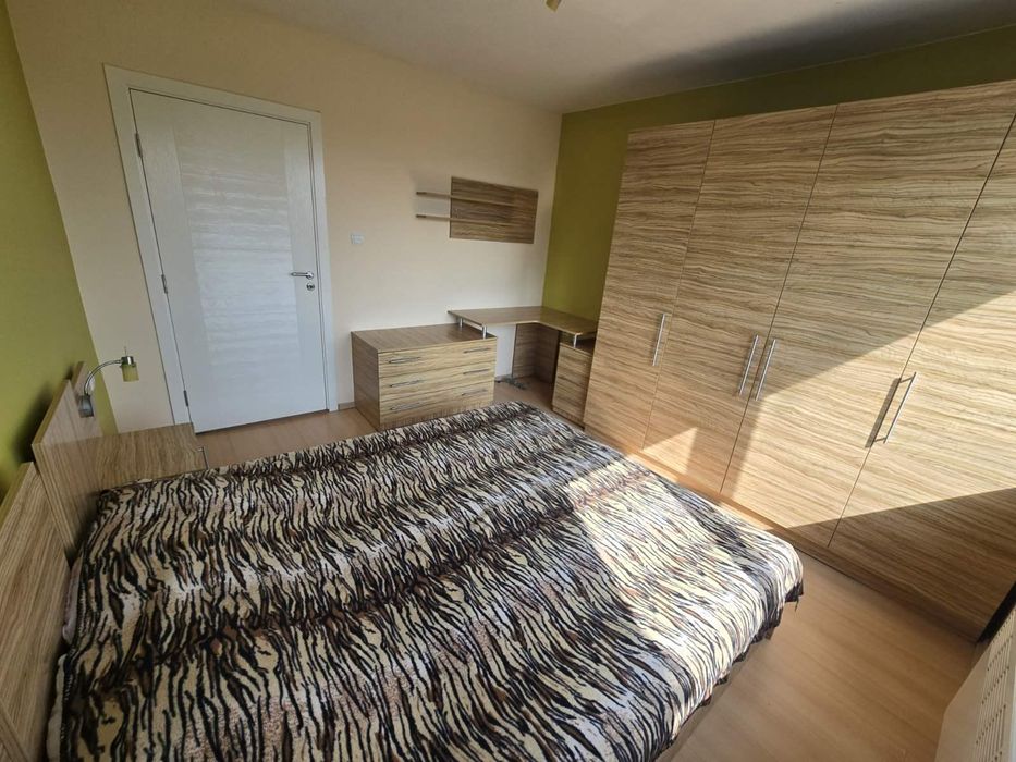 Дава се под наем Тристаен апартамент в Бургас, Братя Миладинови - 100 кв.м за 765 € - Снимка #4