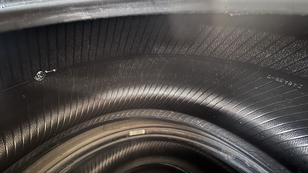 Продам летние шины 245,45,18