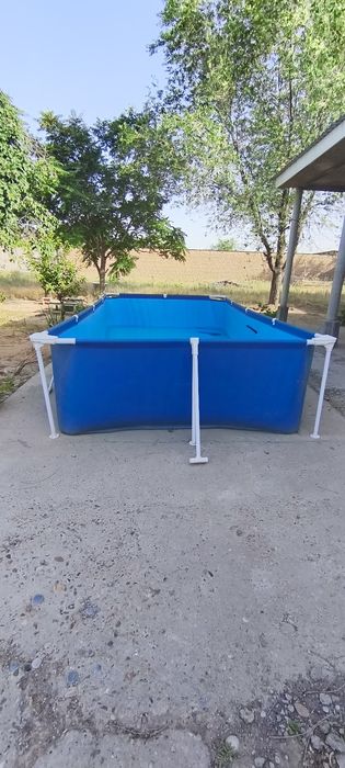Бассейн новый почти