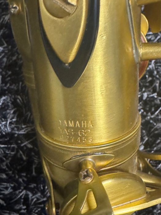 Vand Saxofon Yamaha Yas 62 purpe logo