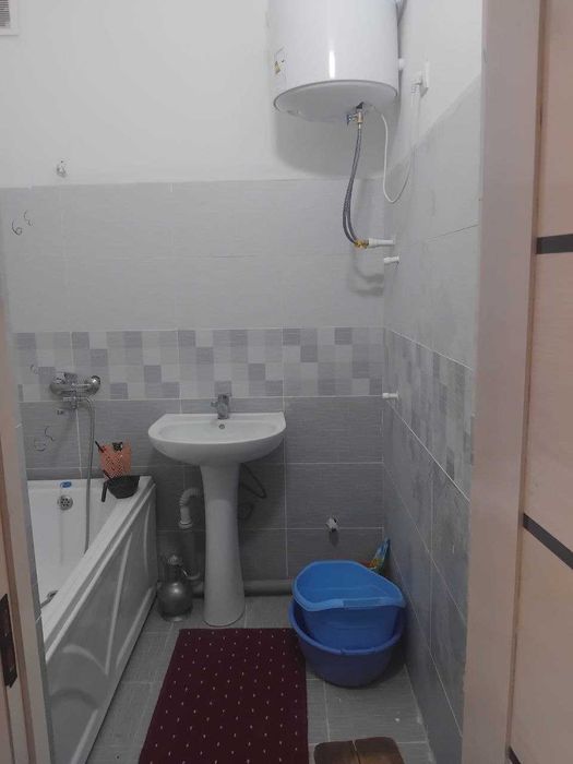 5 каватли уйнинг 5 каватида жойлашган 3 хонали хонадон сотилади