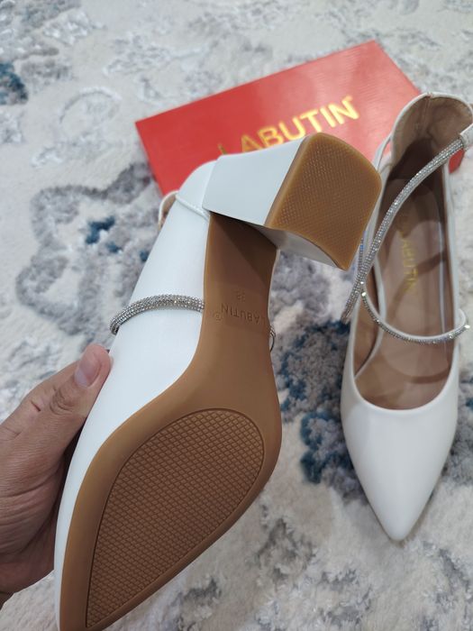 Vecherniy oyoq kiyim