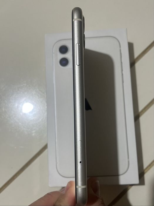 Айфон 11. 128гб………….