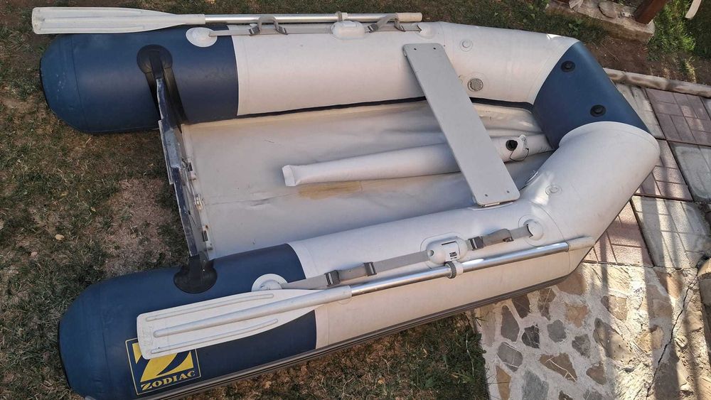 Barca Zodiac 2,40m cu motor electric