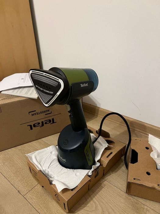 Aparat de calcat cu abur Tefal Aerostream