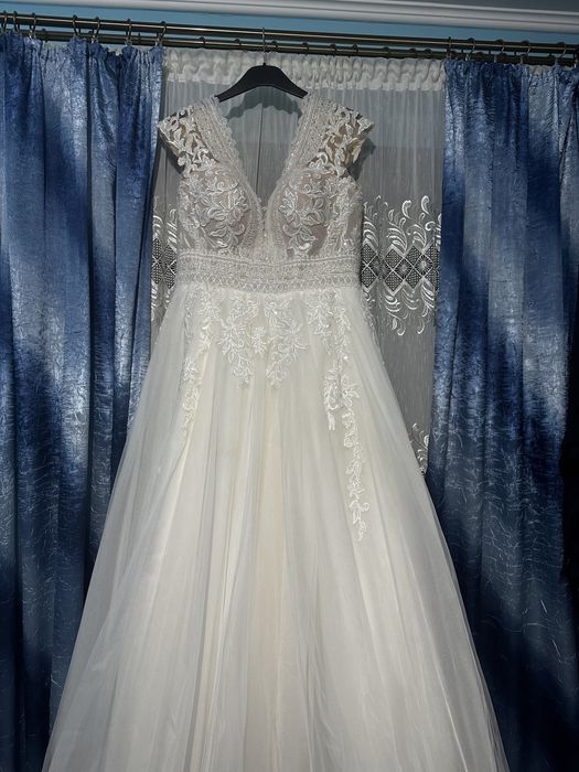 Vând rochie de mireasă(citiți descrierea)