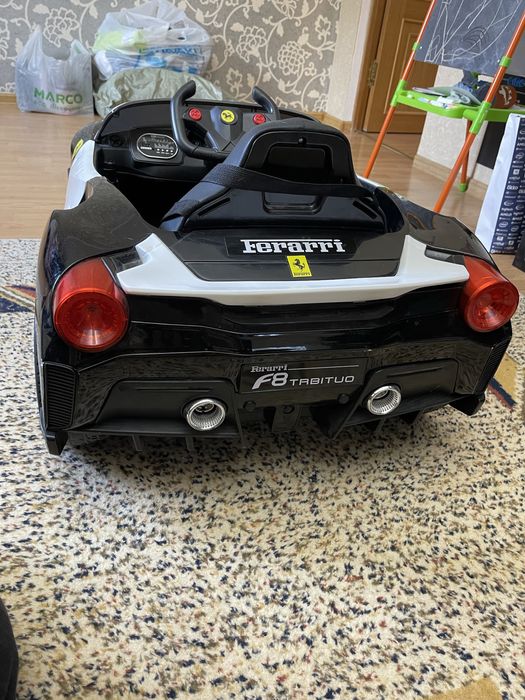 Детская машина на радиоуправлении