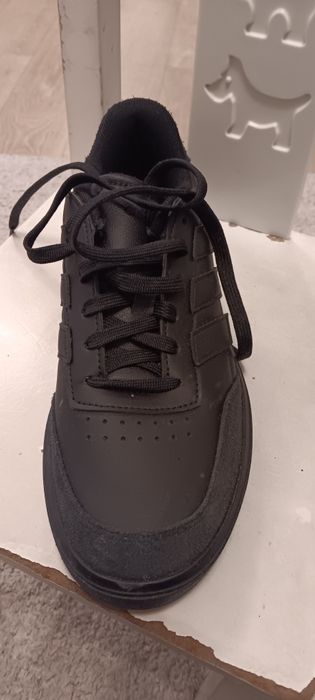 Adidas спортни обувки Обувки Courtblock