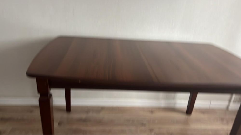 Продам б/у  стол в хорошем состоянии