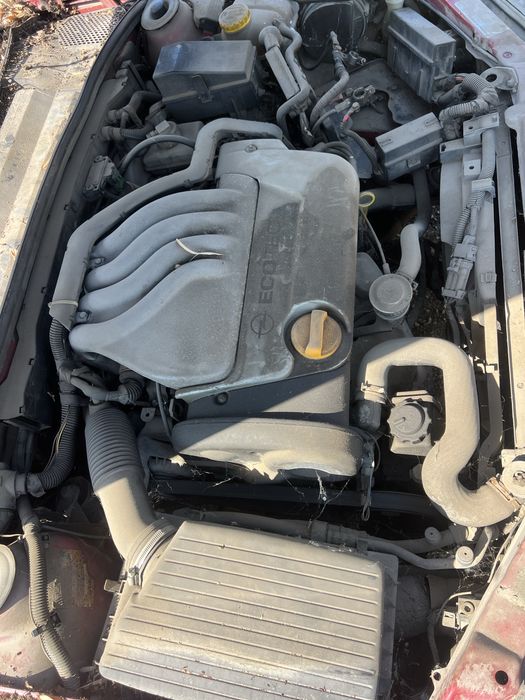 Opel Vectra B 1.6 НА ЧАСТИ