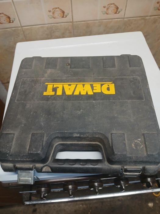 Geantă de scule din piele si autofiletante