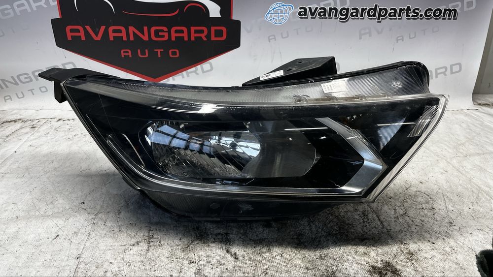 Hyundai i20 20- десен фар
