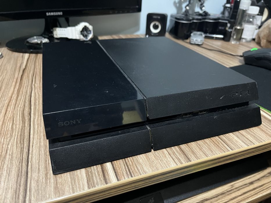 PlayStation 4 500GB + 8 игри