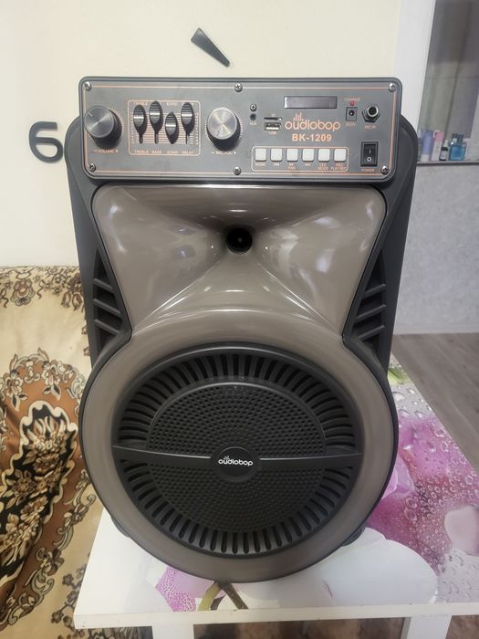 Колонка с подсветкой