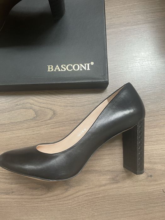 Кожаные туфли 39р