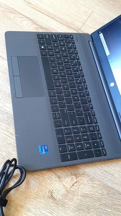 Laptop HP 250 G9 i7 1255U 16GB RAM 512GB iris xe

Iris xe