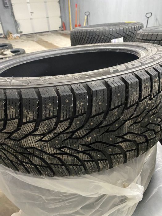 Комплект новых зимних шин 265/45/R21 trocmo
