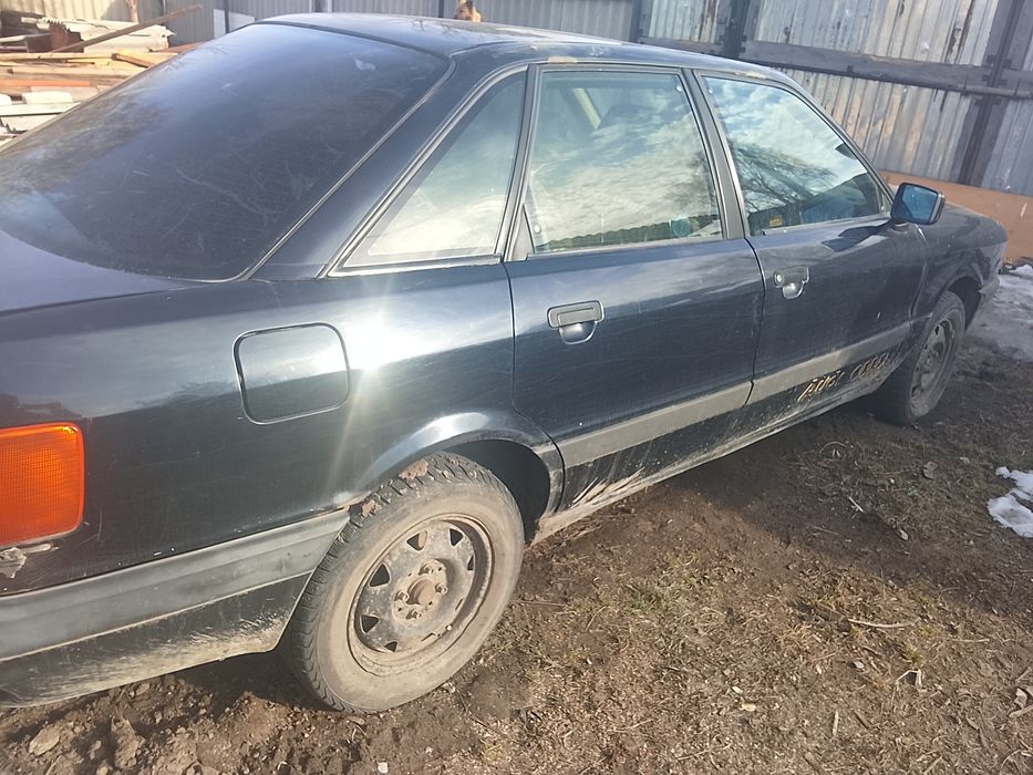 Продам Ауди 80 б3 заводится пишите сдесь или в вацап