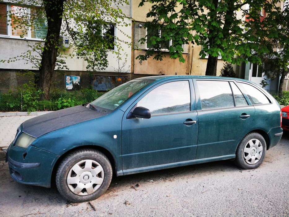 Продавам работна кола или за части