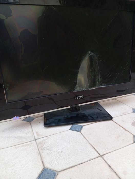 Zapchast artel televizor sotiladi ekran ketkan  joyda oladiganla tel