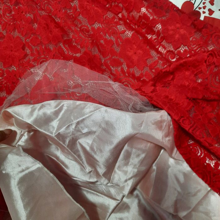 Rochita dantela superba!!super pret!!