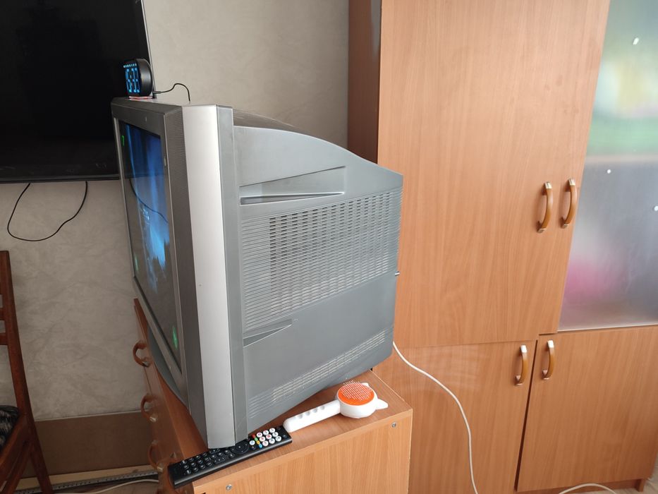 Отдам телевизор.