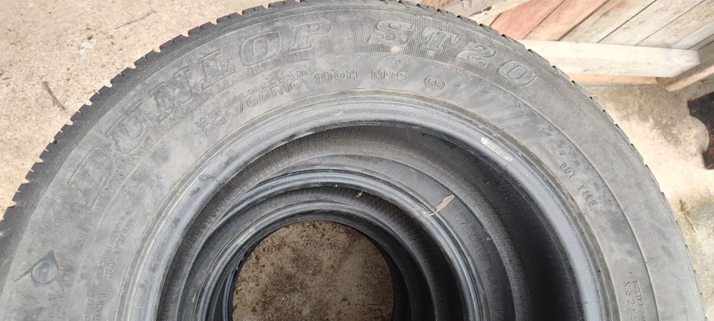Set anvelope vara/iarna 235/60/R16 Dunlop ST20