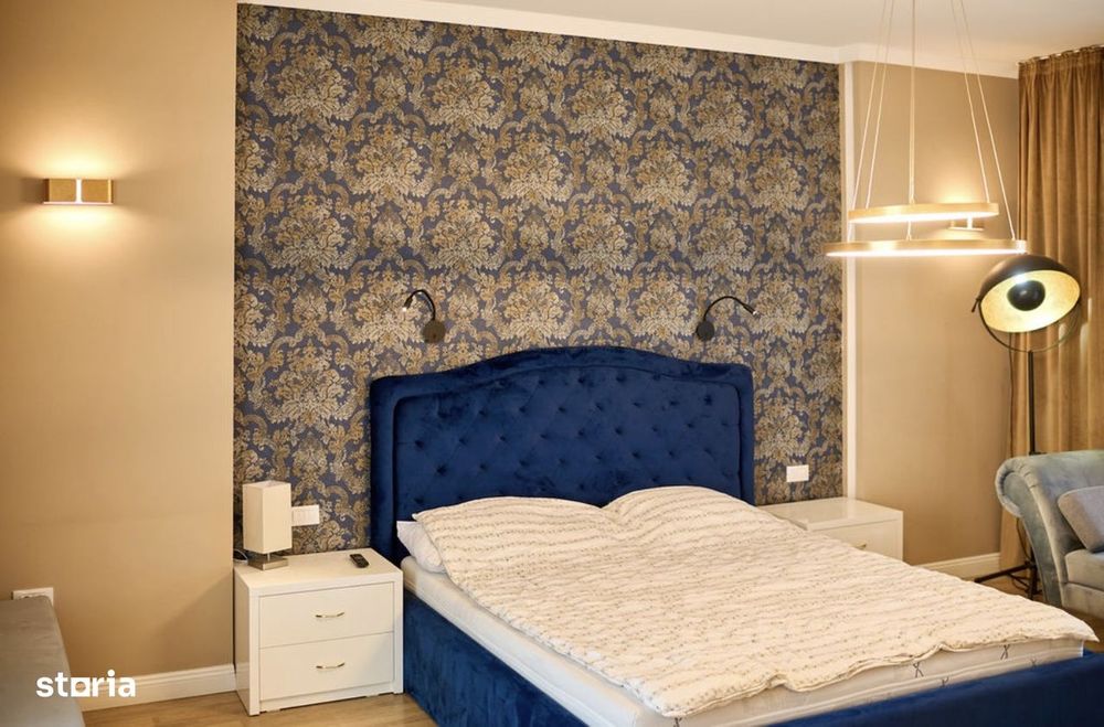 Penthouse cu 3 camere, balcon și garaj, central