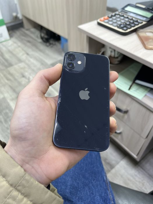 Продам iphone 12 mini в хорошем состоянии