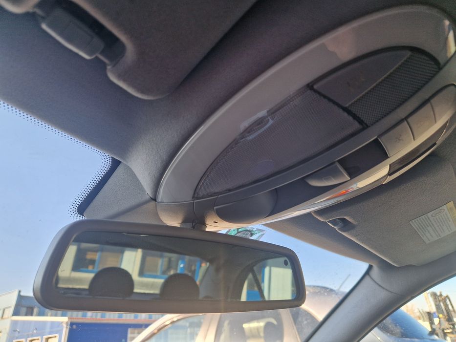 Vând Mercedes Benz E class 220e