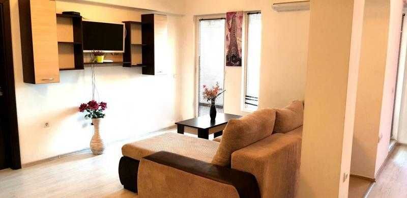 Многостаен апартамент под наем в к-с Лазур