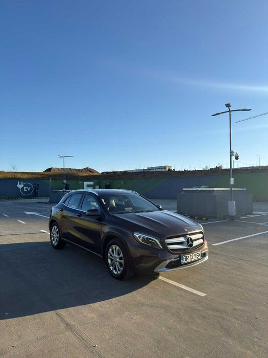 MERCEDES-BENZ GLA