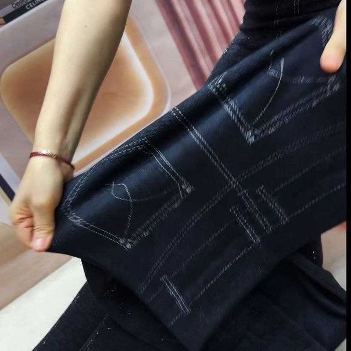 Урта калинликда янги лосина Хитой
Сифати яхшисидан