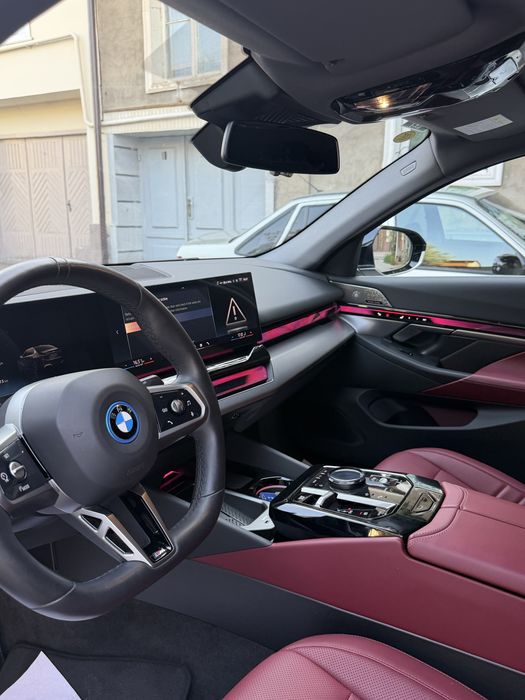 BMW i5 M Sport eDrive 40L Full option.
