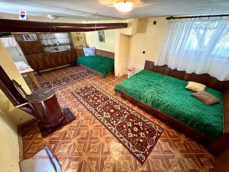 Къща с двор за продажба в гр. Две могили