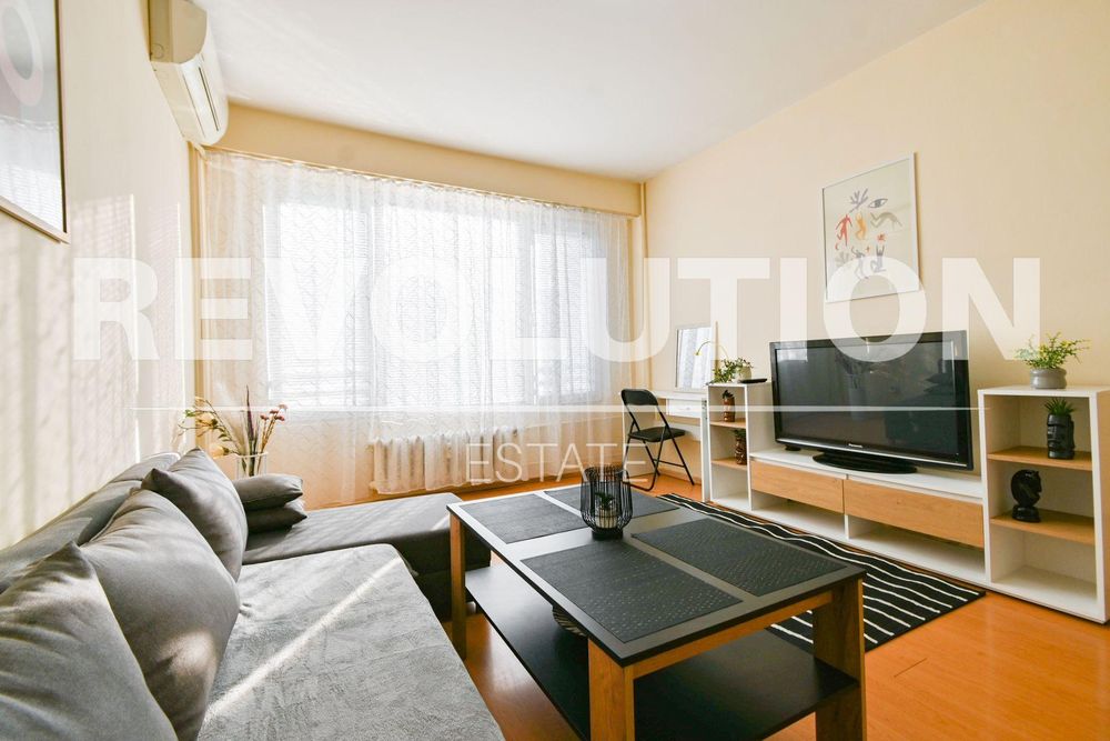 Дава се под наем Двустаен апартамент в София, Гоце Делчев - 68 кв.м за 664 € - Снимка #2