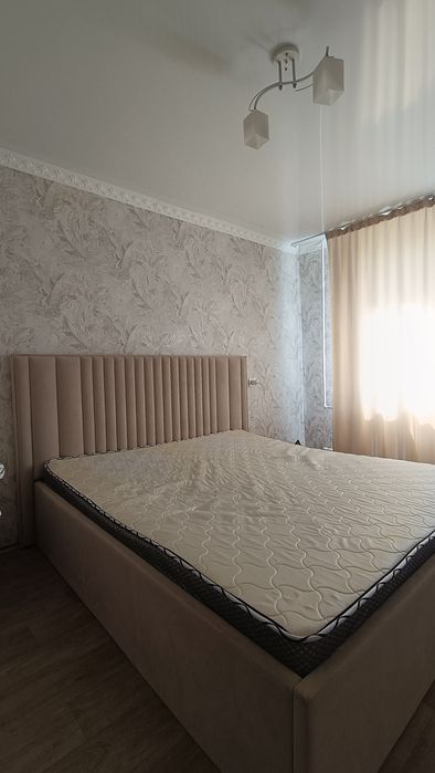 Двуспальная кровать