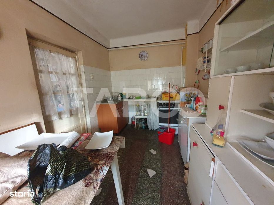 Casa 5 camere 374 mp utili + Anexa 75 mp in punctul 0 al Fagarasului