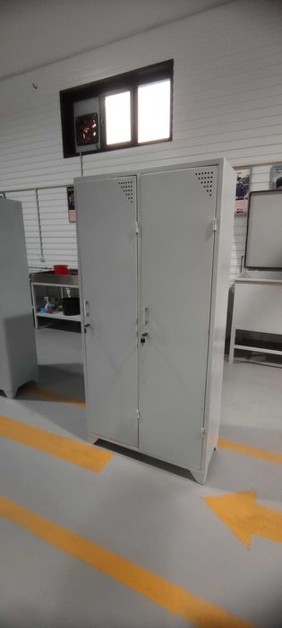 Металлический шкаф, архивный шкаф, раздевальный шкаф