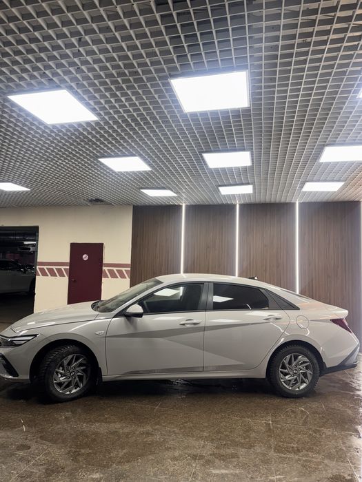 Hyundai elantra 2025