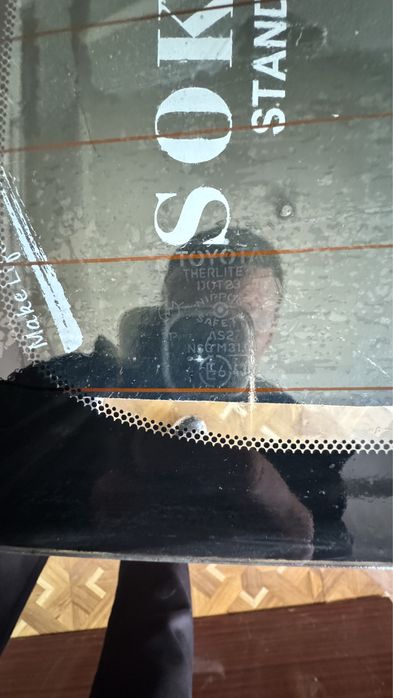 Стекло заднее