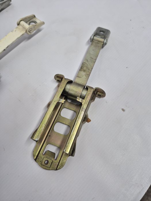 Ограничитель двери Mercedes  W202 W210