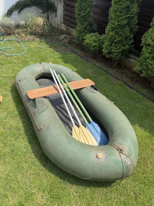 Barca de pescuit 240cm
