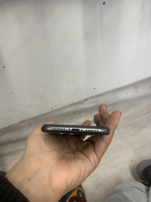 продам айфон  11